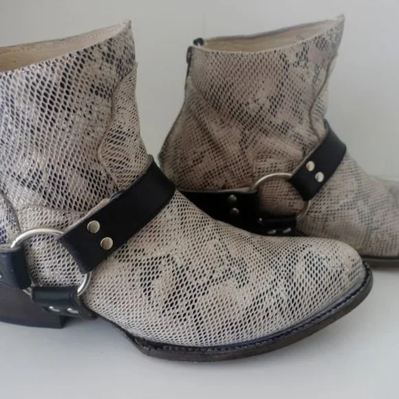 Freebird by Steven Santiago Moto Ankle Boot  White Snakeskin Leather - Picture 3 of 4
